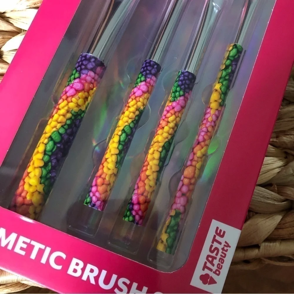 Taste Beauty x Nerds Cosmetic Brush Set